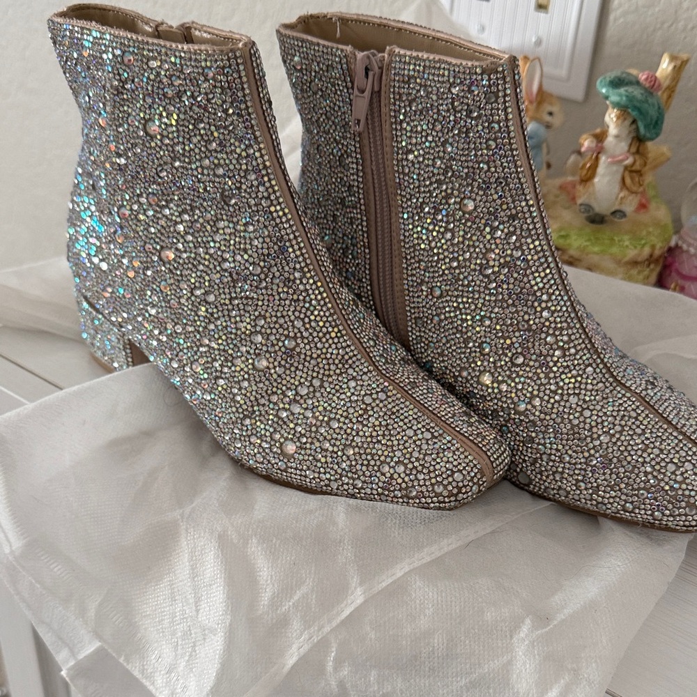 Betsy Johnson Kids’ Cady Sparkle Boots - Youth size 2. Excellent condition